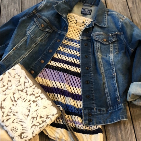 🍀 Lucky Brand gorgeous crochet top! - Picture 2 of 7